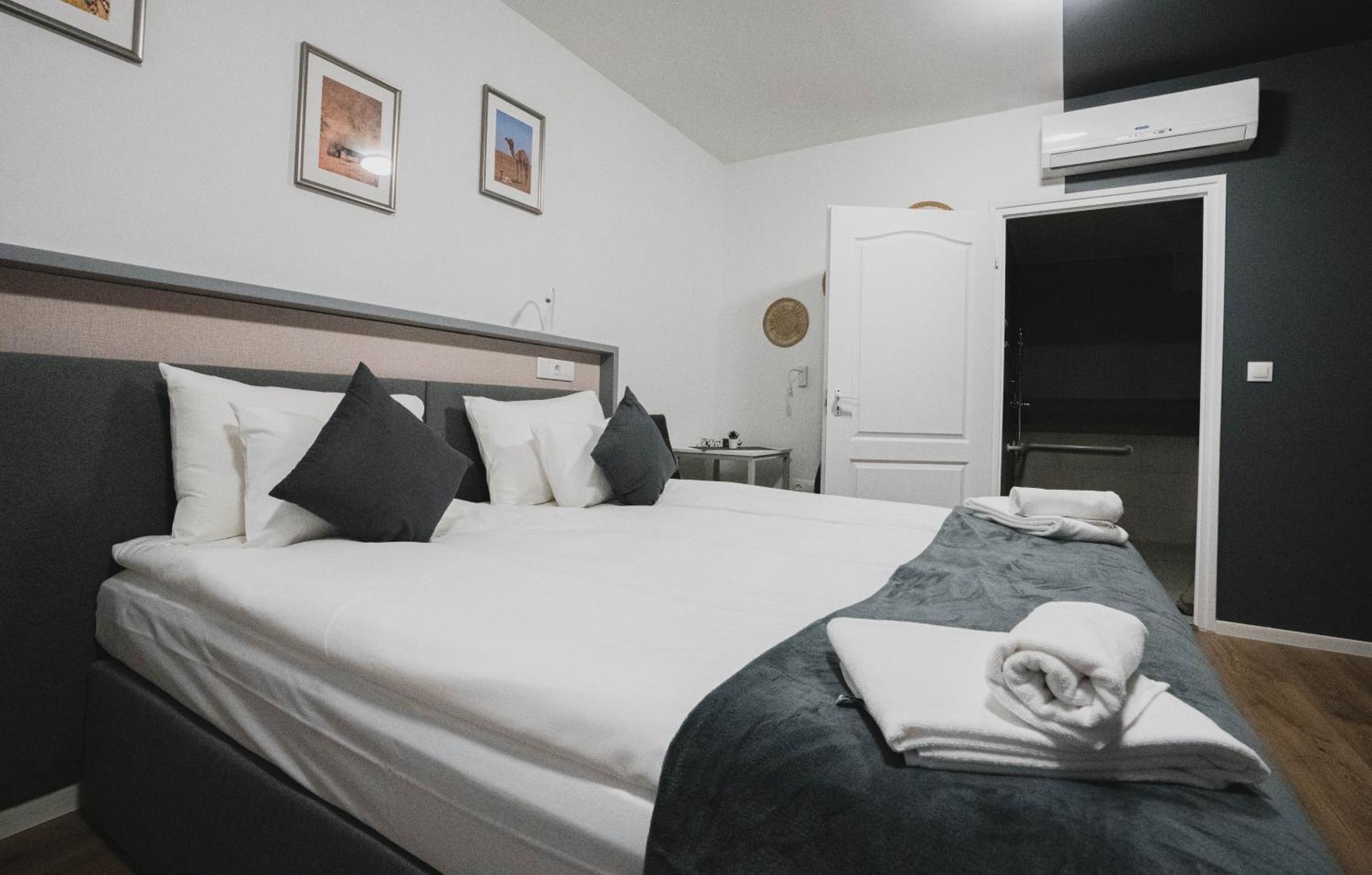 Safari Hotel Segedyn Zewnętrze zdjęcie