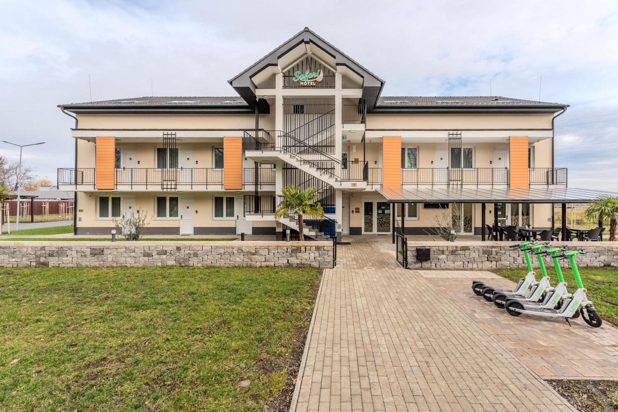 Safari Hotel Segedyn Zewnętrze zdjęcie