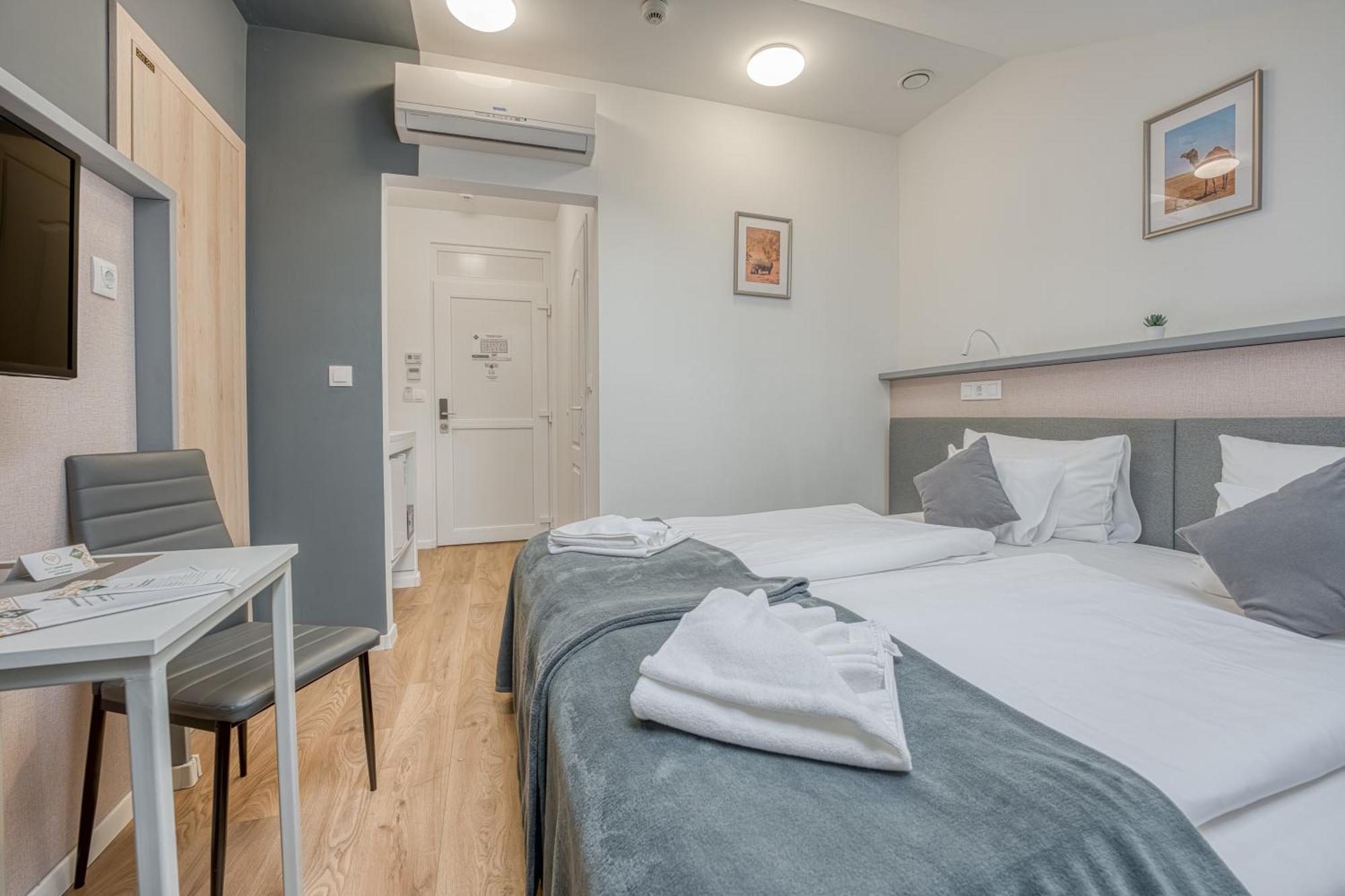 Safari Hotel Segedyn Zewnętrze zdjęcie